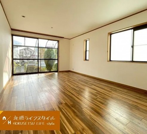 川西市丸山台、中古一戸建ての居間画像です