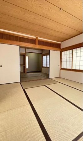 川西市丸山台、中古一戸建ての居間画像です