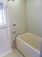 川西市清和台、マンションの風呂画像です
