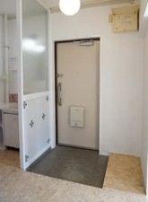 川西市清和台、マンションの玄関画像です