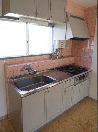 川西市清和台、マンションのキッチン画像です