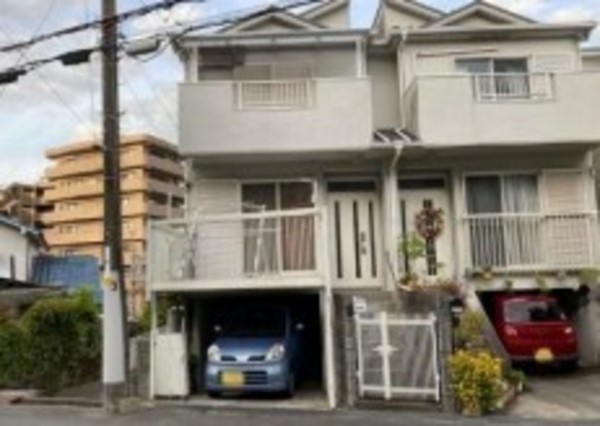 川西市滝山町、中古一戸建ての外観画像です