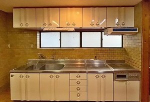 川西市平野、土地のキッチン画像です