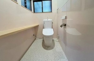 川西市平野、土地のトイレ画像です