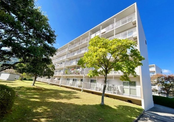 川西市清和台、マンションの外観画像です