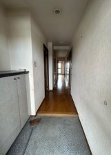 川西市久代、マンションの玄関画像です