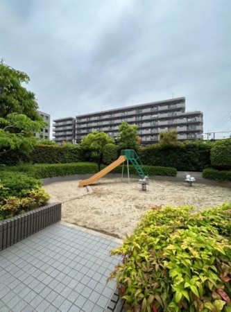 川西市久代、マンションの外観画像です