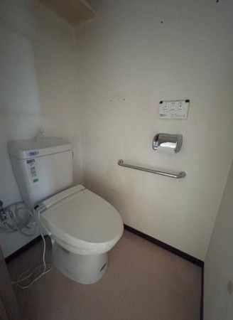 川西市久代、マンションのトイレ画像です