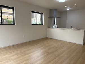 川西市小戸、新築一戸建ての居間画像です