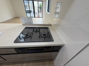 川西市小戸、新築一戸建てのキッチン画像です