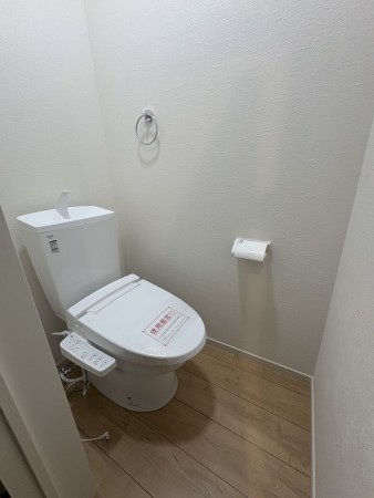 川西市小戸、新築一戸建てのトイレ画像です