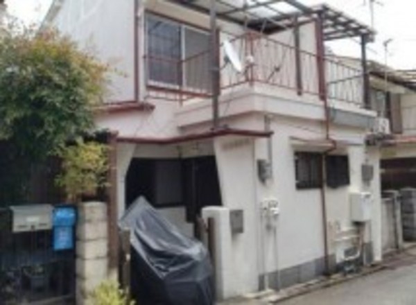 川西市霞ケ丘、中古一戸建ての画像です