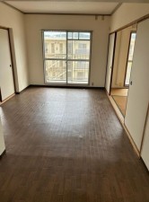 川西市清和台、マンションの居間画像です