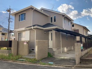 川西市丸山台、中古一戸建ての外観画像です