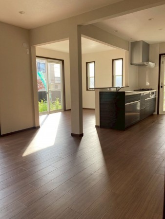 川西市丸山台、中古一戸建ての居間画像です