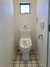 川西市清和台、新築一戸建てのトイレ画像です