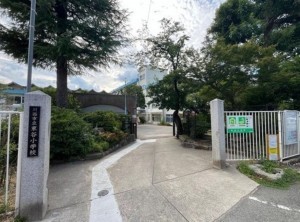 川西市笹部、土地の小学校画像です