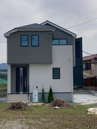 川西市笹部、新築一戸建ての外観画像です