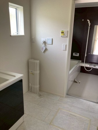 川西市笹部、新築一戸建ての洗面画像です