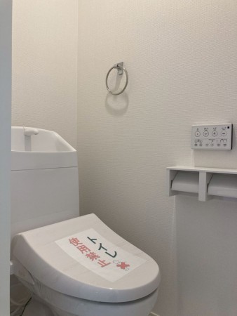 川西市笹部、新築一戸建てのトイレ画像です