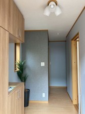 川西市けやき坂、中古一戸建ての玄関画像です