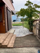 川西市けやき坂、中古一戸建ての玄関画像です