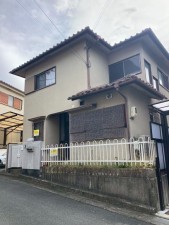 川西市笹部、中古一戸建ての外観画像です