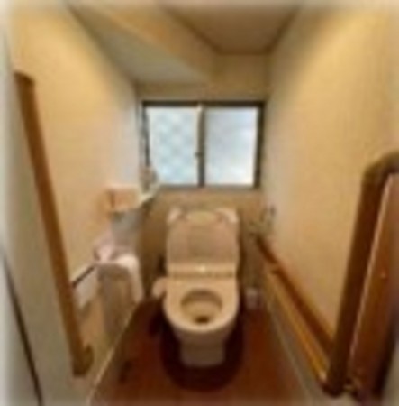 川西市笹部、中古一戸建てのトイレ画像です