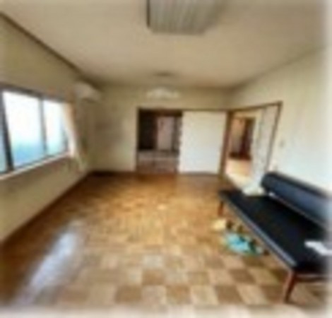 川西市笹部、中古一戸建ての居間画像です