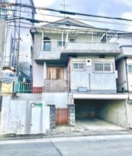 川西市西多田、中古一戸建ての外観画像です