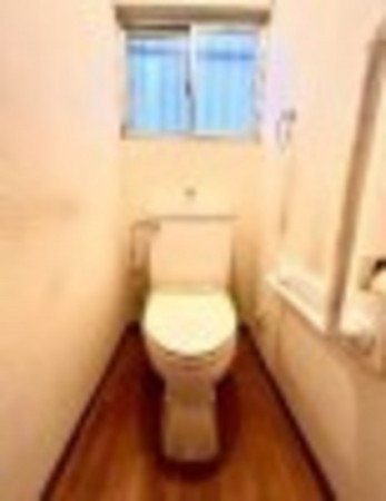 川西市西多田、中古一戸建てのトイレ画像です