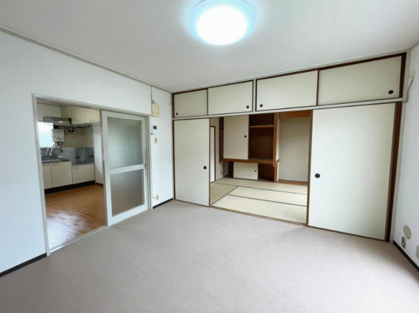 川西市清和台、マンションの居間画像です