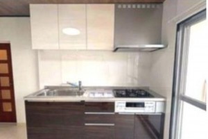 川西市清和台、マンションのキッチン画像です