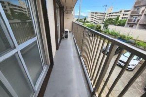 川西市清和台、マンションのバルコニー画像です