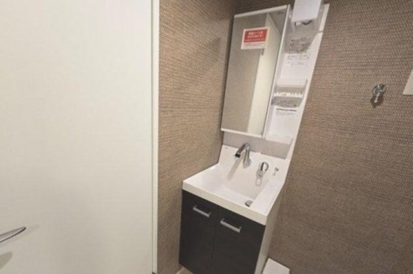 川西市清和台、マンションの洗面画像です