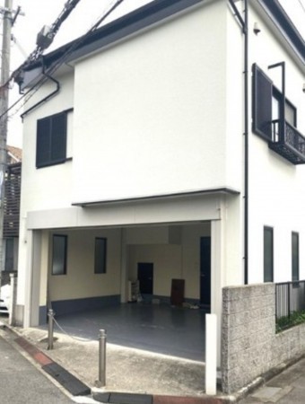 川西市南花屋敷、中古一戸建ての駐車場画像です