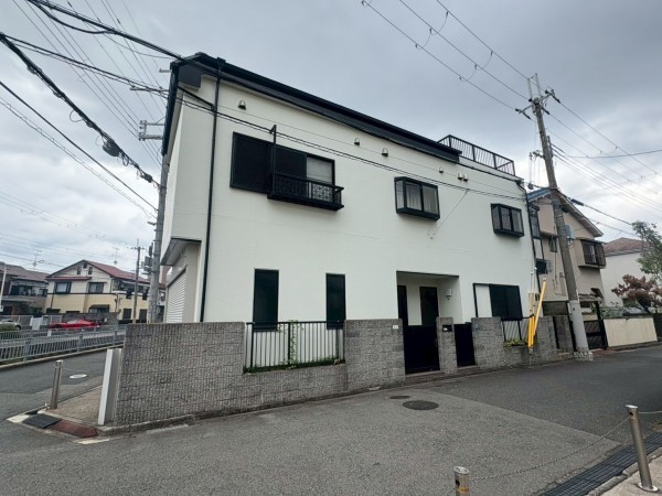 川西市南花屋敷、中古一戸建ての外観画像です