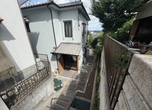 川西市錦松台、中古一戸建ての外観画像です