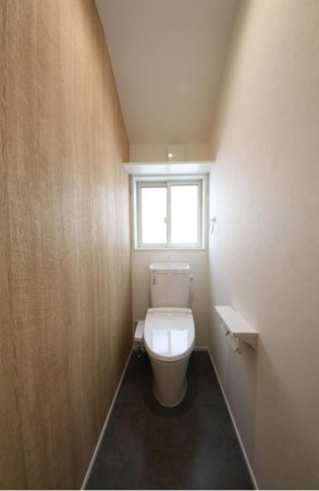 川西市新田、新築一戸建てのトイレ画像です