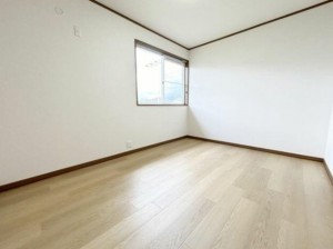 川西市丸山台、中古一戸建ての子ども部屋画像です
