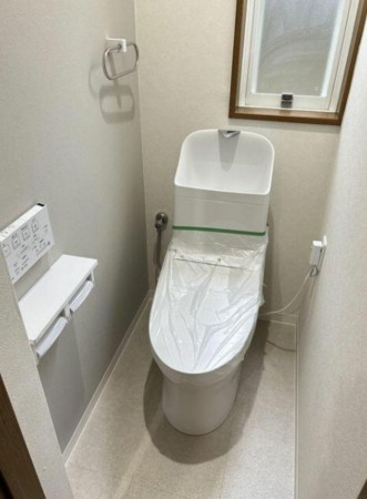 川西市丸山台、中古一戸建てのトイレ画像です