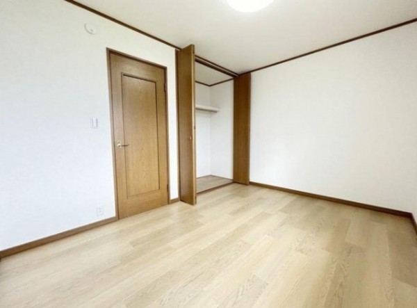 川西市丸山台、中古一戸建ての子ども部屋画像です