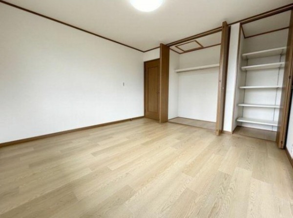 川西市丸山台、中古一戸建ての寝室画像です
