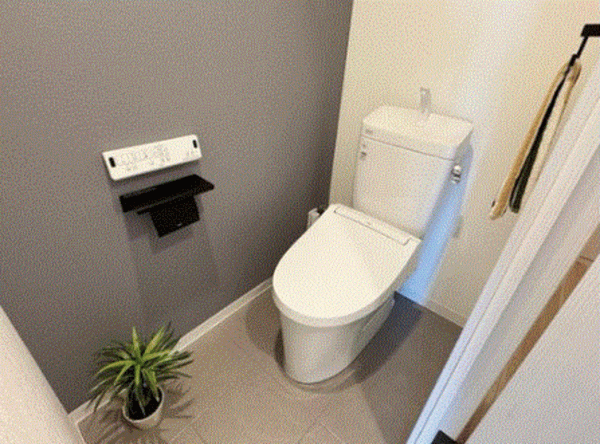 川西市寺畑、マンションのトイレ画像です