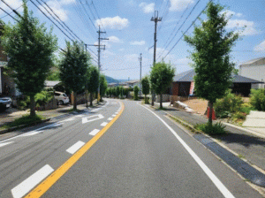 川西市萩原台、土地の前面道路を含む現地写真画像です