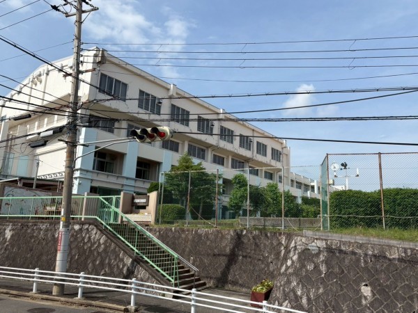 川西市緑台、中古一戸建ての画像です