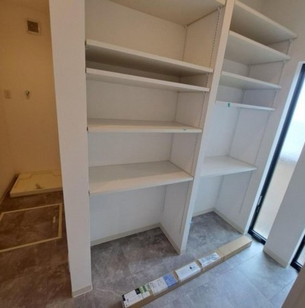 川西市加茂、新築一戸建ての収納画像です