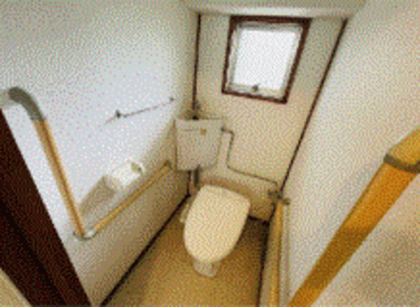 川西市向陽台、マンションのトイレ画像です