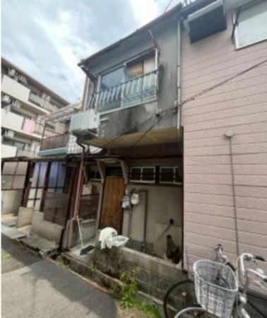 川西市久代、中古一戸建ての外観画像です