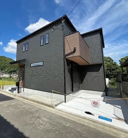 川西市緑が丘、新築一戸建ての外観画像です